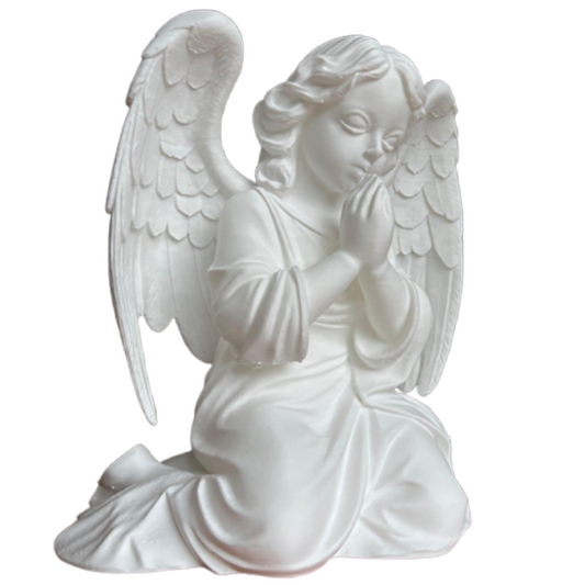 Elegant biddend engelbeeld | Wit harsbeeldje met delicate vleugels | Perfect als religieuze woondecoratie of als herdenkingsgeschenk