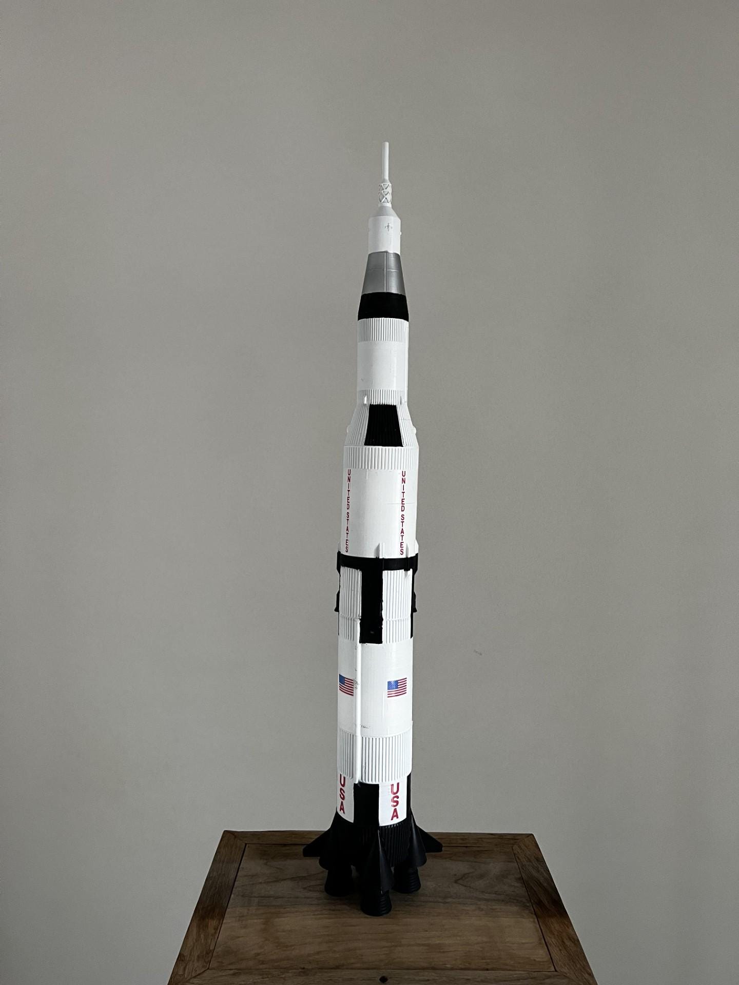 Apollo Mission Rocket Model | Iconic Spacecraft Replica | Perfect for Collectors & Space Enthusiasts