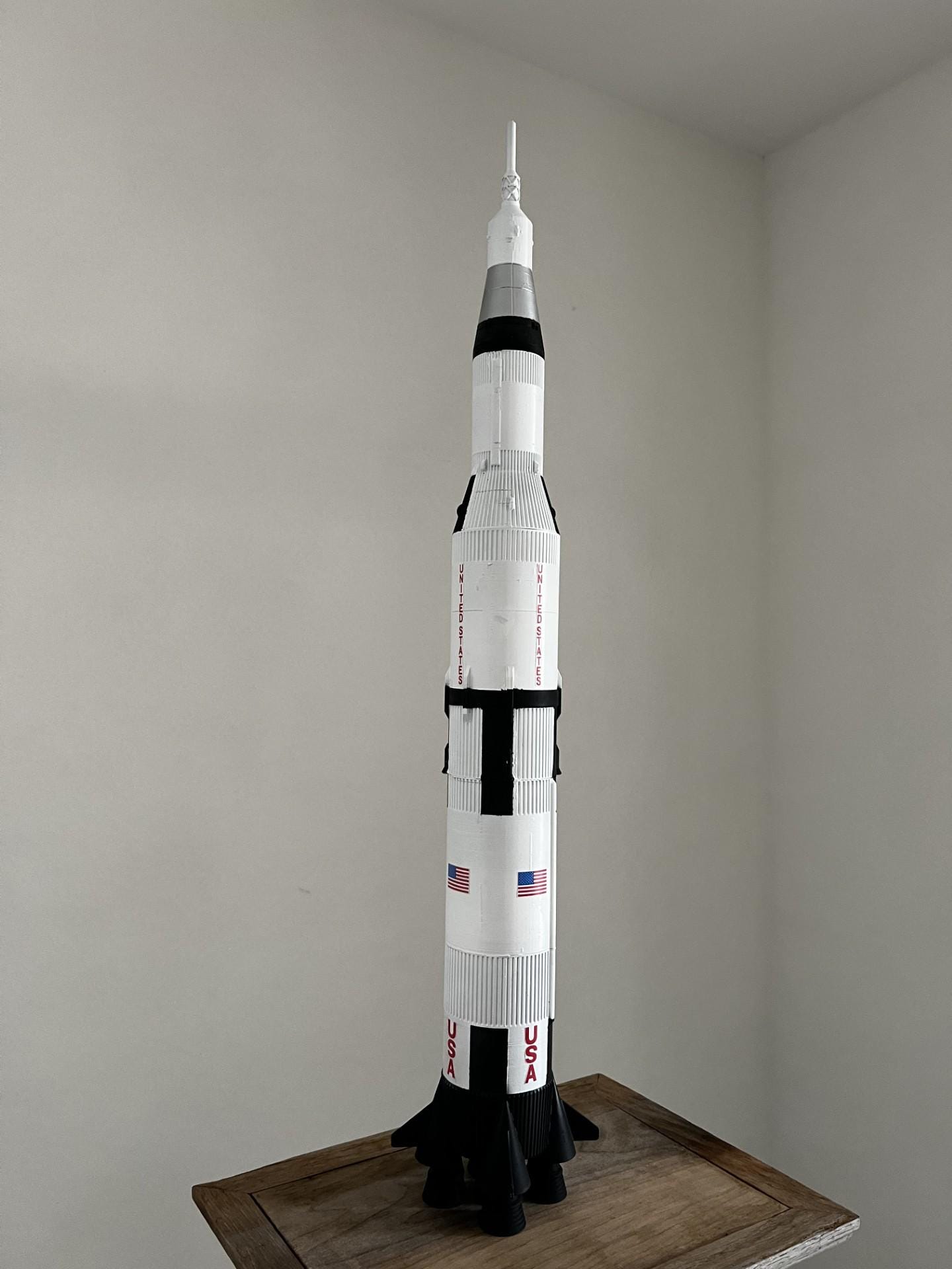 Apollo Mission Rocket Model | Iconic Spacecraft Replica | Perfect for Collectors & Space Enthusiasts