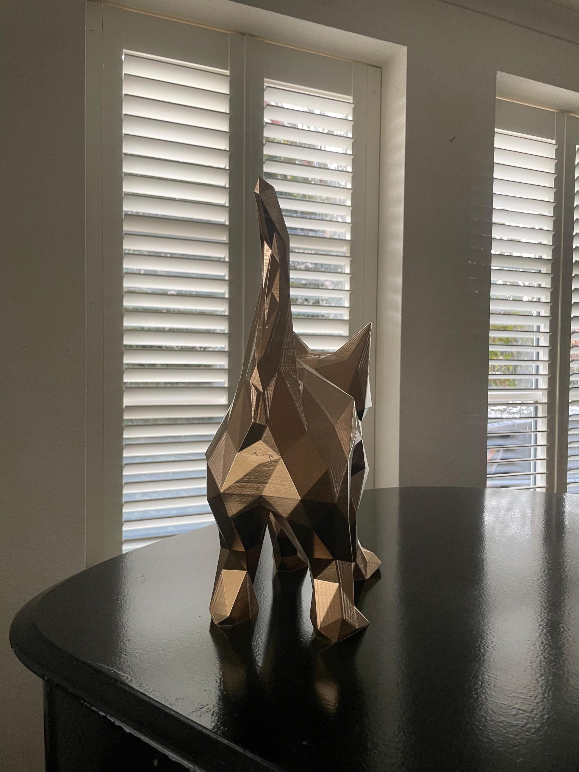 Geometric Cat Statue - Modern Minimalist Polygon Cat Decor - Unique Animal Sculpture for Home - Handmade Gold Decoration