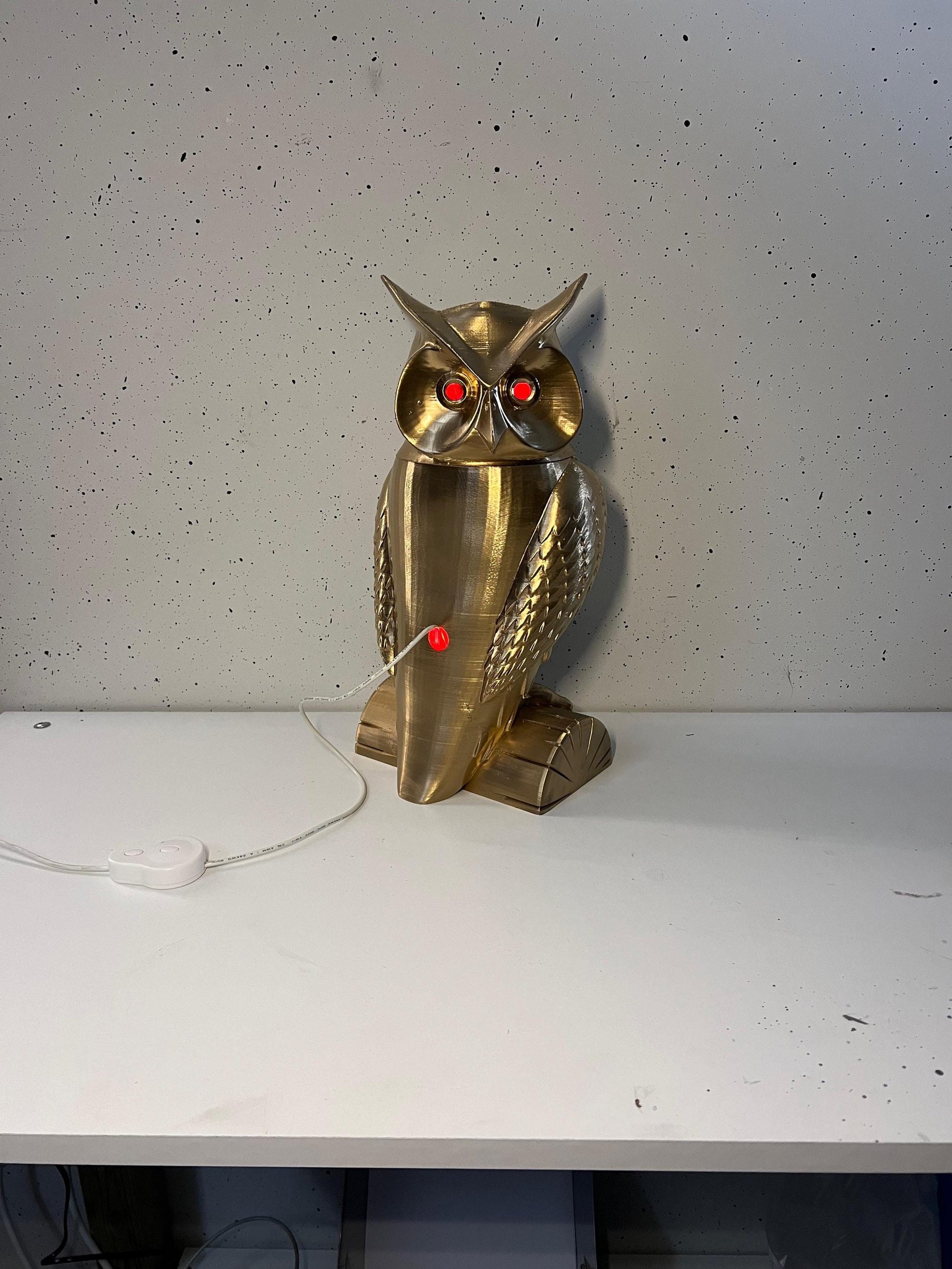 Owl Light decoration | Modern Decorative Owl Sculpture with Light | Unique Home Decor Accent | Modern Owl | Decorative Centerpiece Home