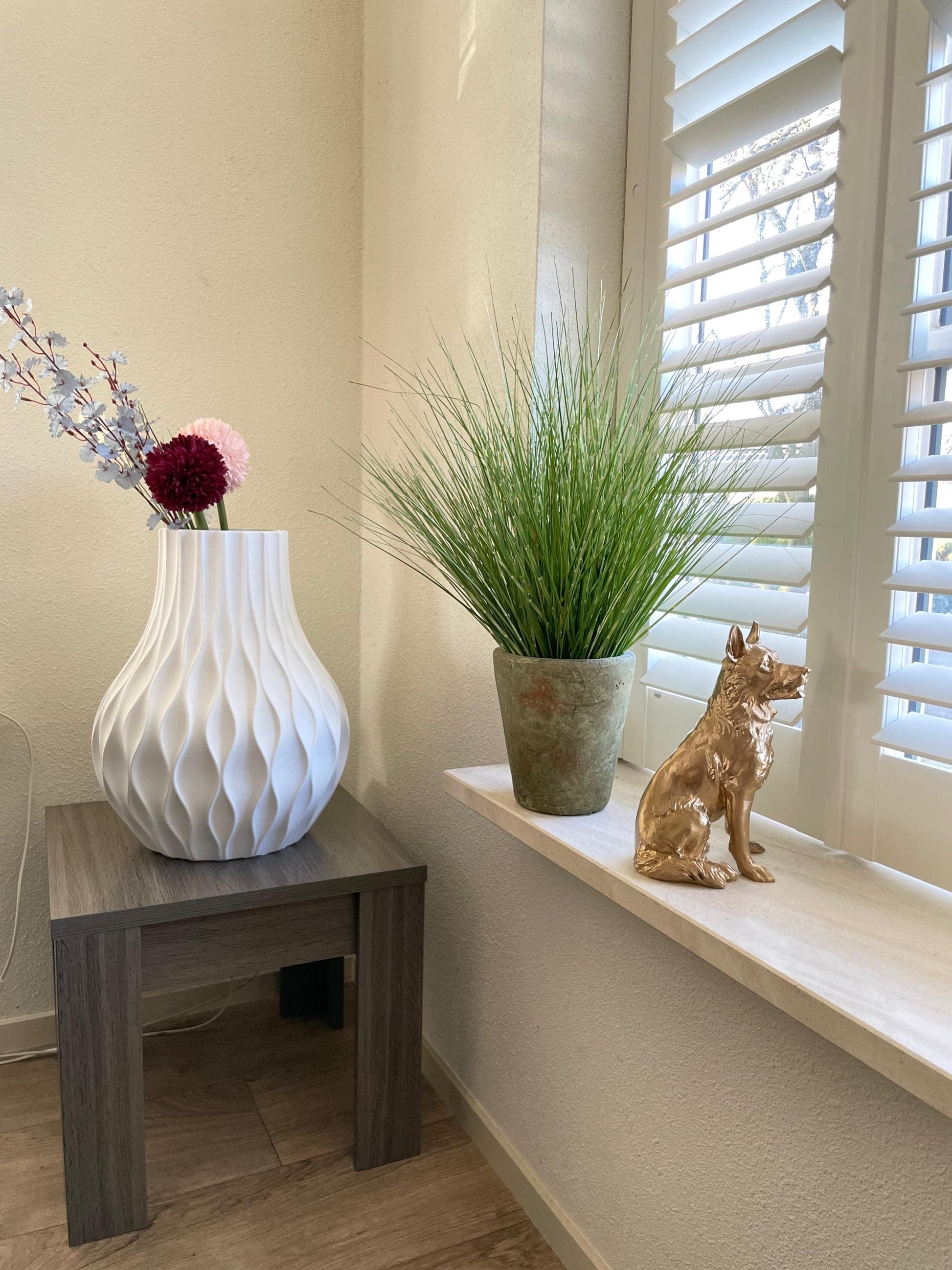 Golden German Shepherd Statue – Regal Dog Decor, Perfect Home Accent & Luxury Gift for Pet Lovers, Hand-Finished and Eye-Catching!