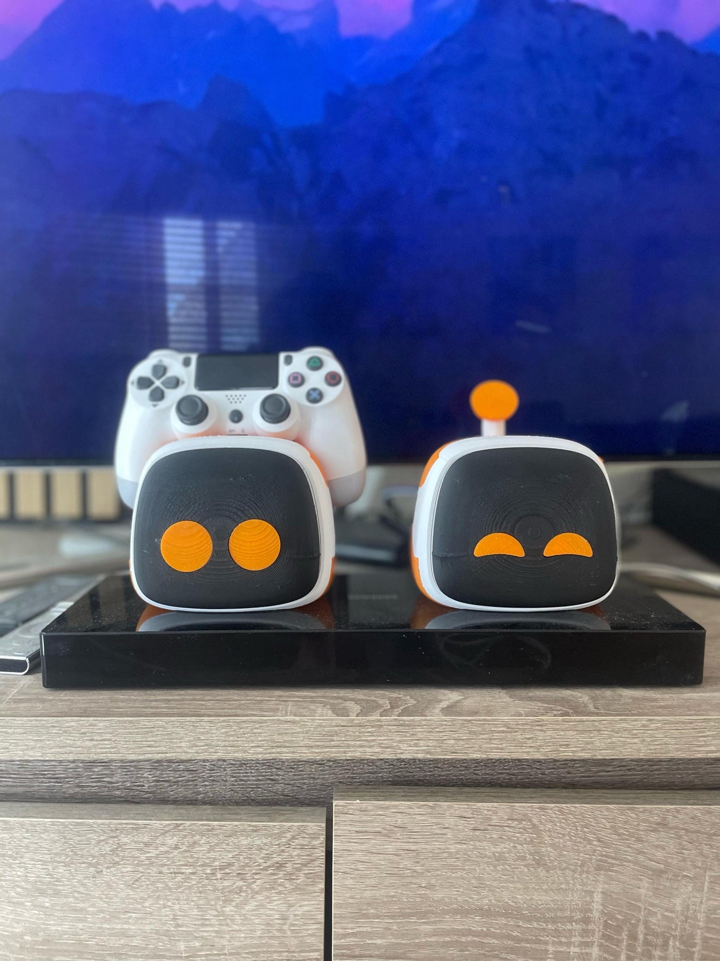 Game Controller Stand x 2 - Cute Robot Design, 3D Printed, Black & Orange Gaming Decor