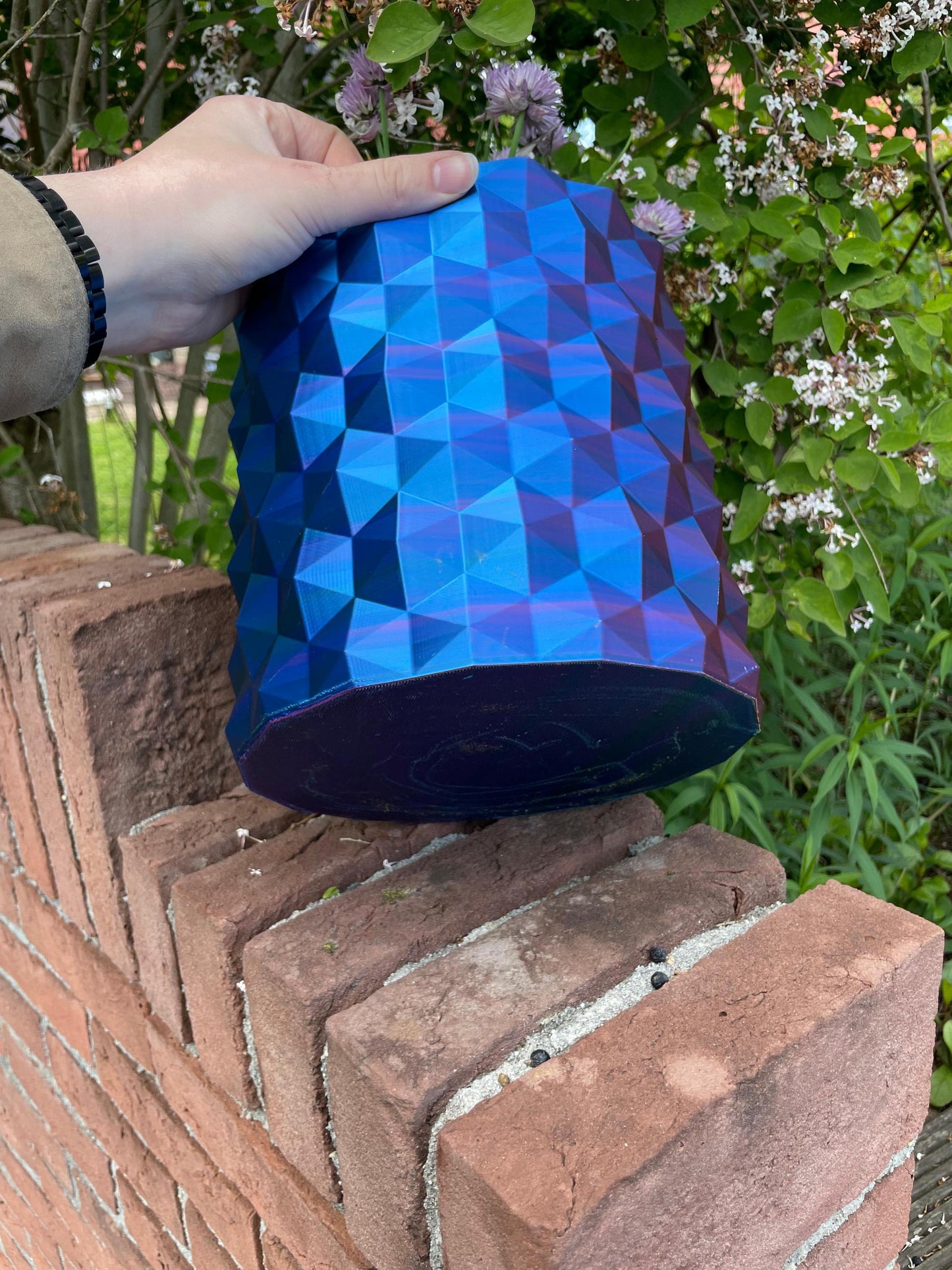 3D Printed Geometric Vase - Large Blue Gradient Decor