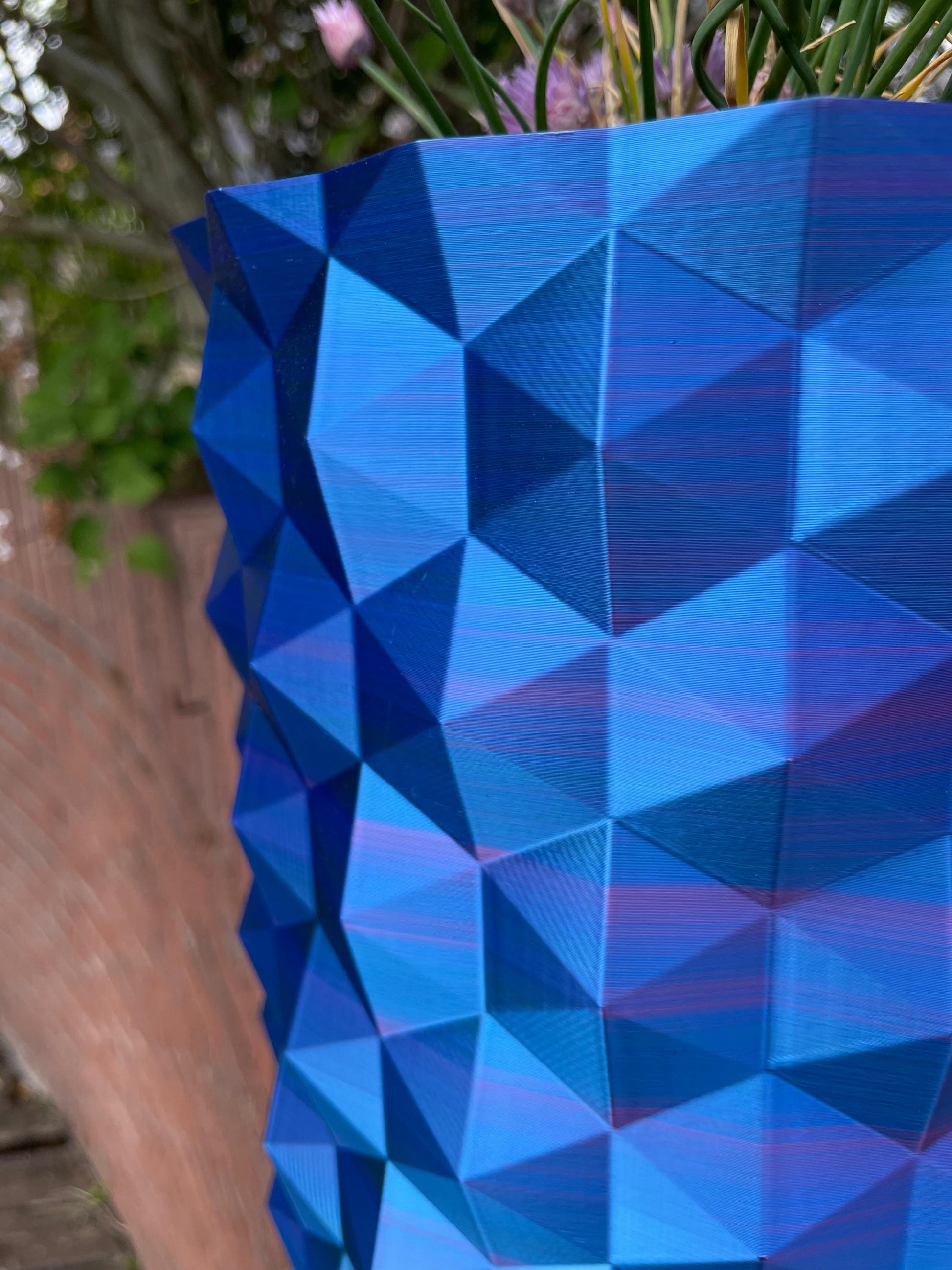 3D Printed Geometric Vase - Large Blue Gradient Decor