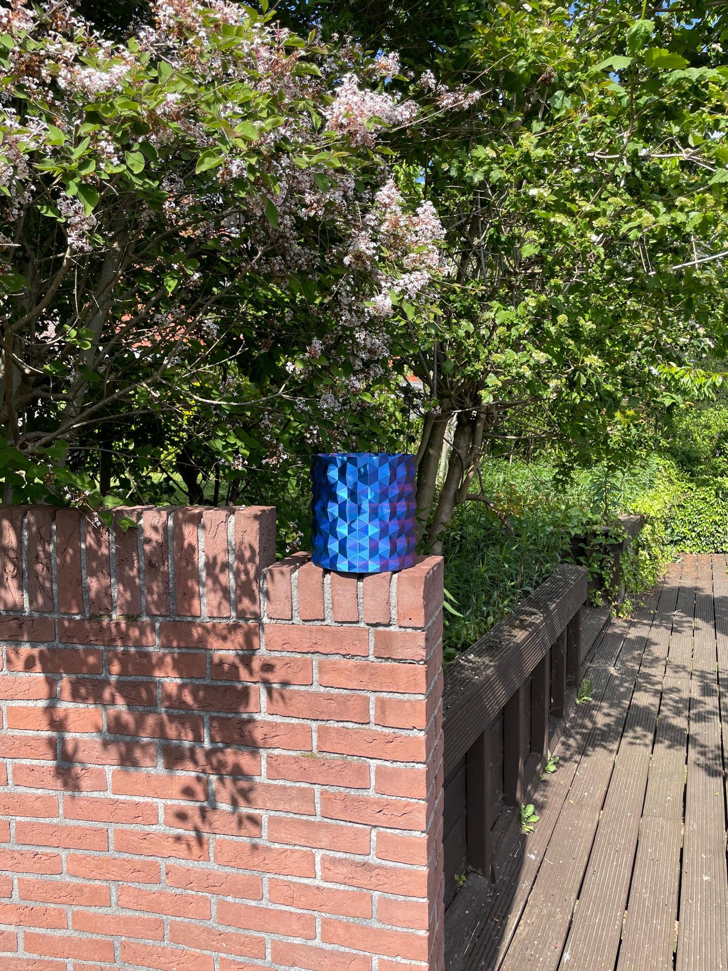 3D Printed Geometric Vase - Large Blue Gradient Decor