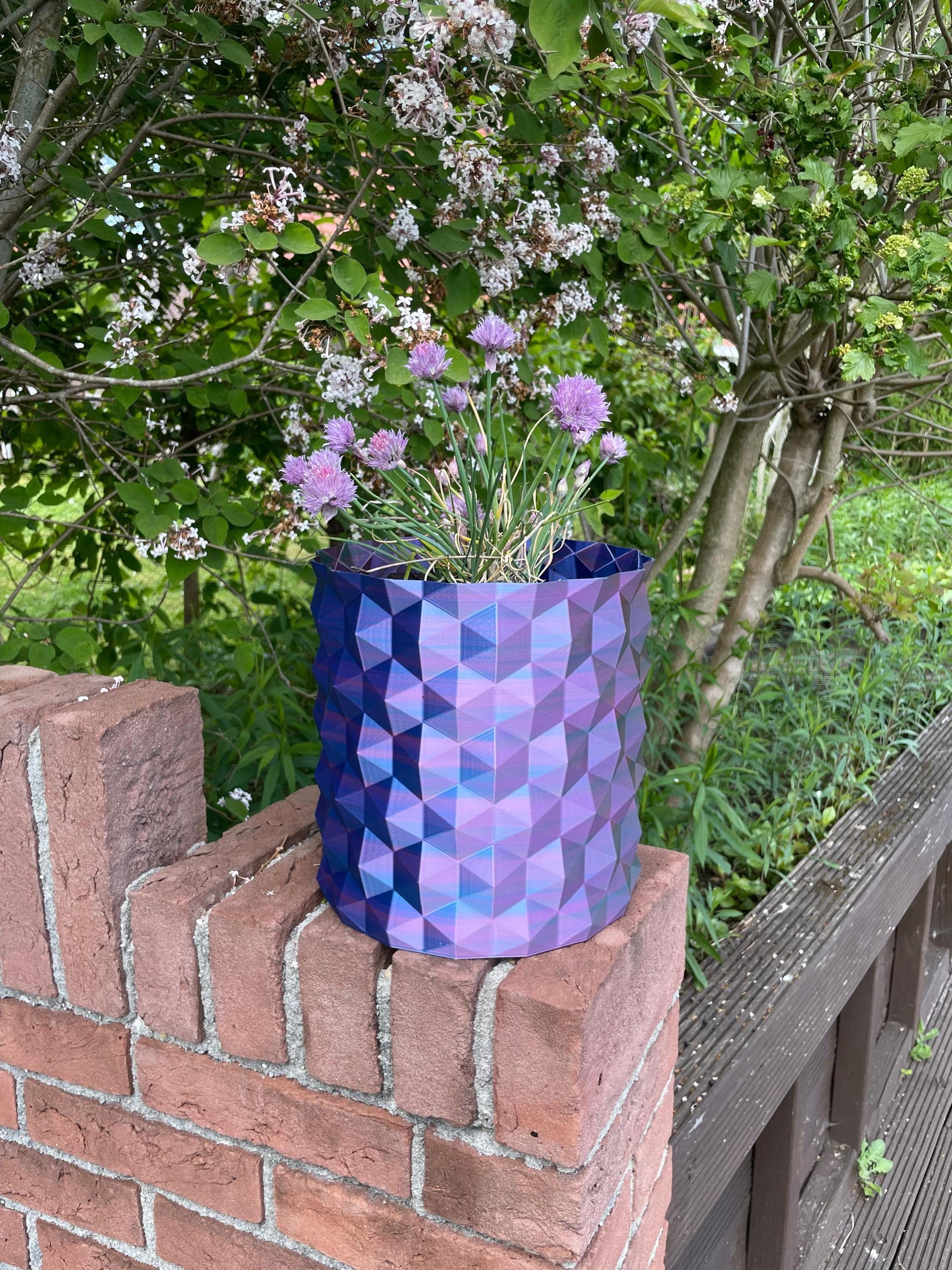 3D Printed Geometric Vase - Large Blue Gradient Decor