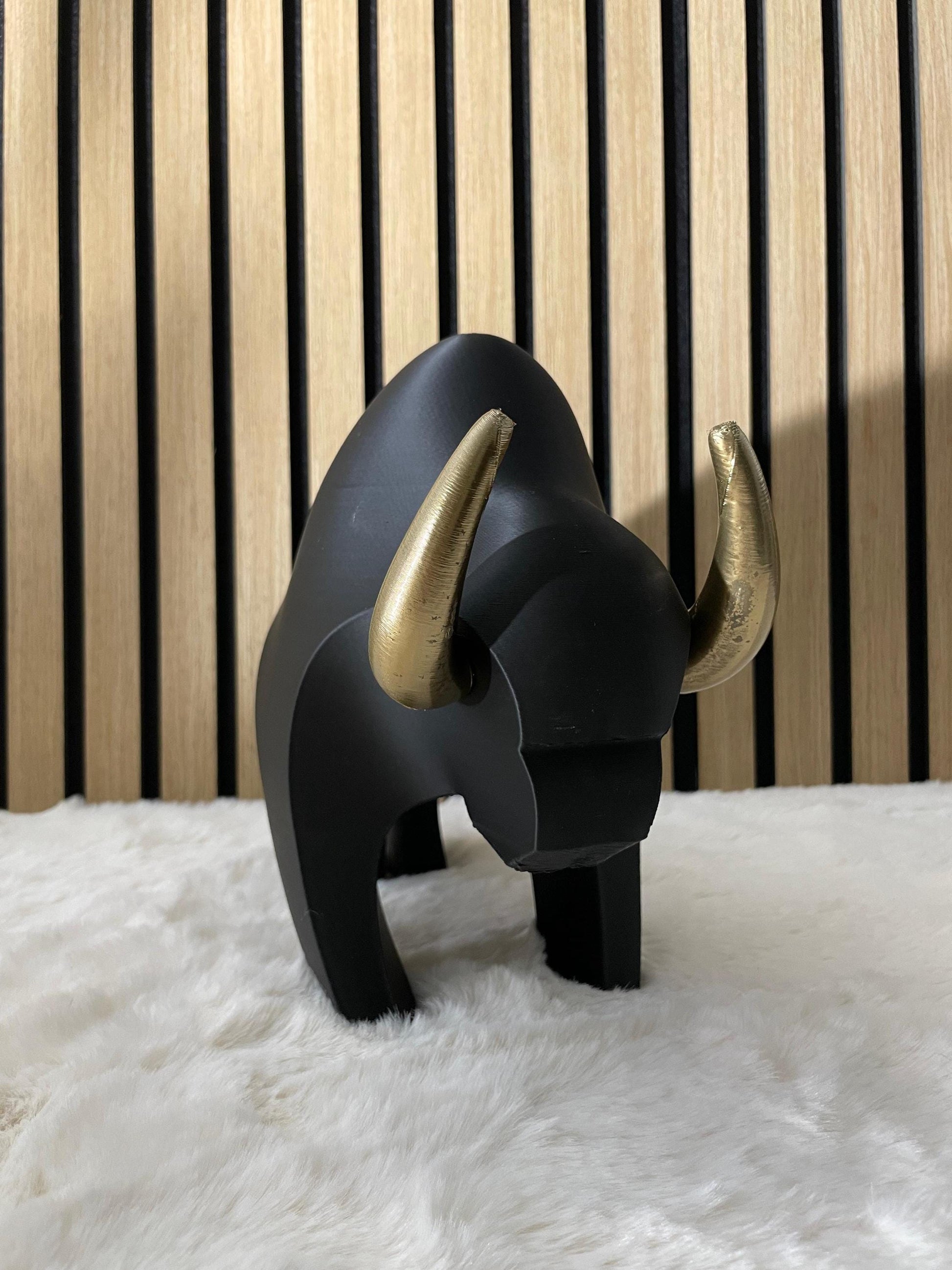 Bull Sculpture Decoration Black Gold Horns Minimalist Geometric Decor Wall Street Bull Contemporary Art Power Symbol Office Desk Statue