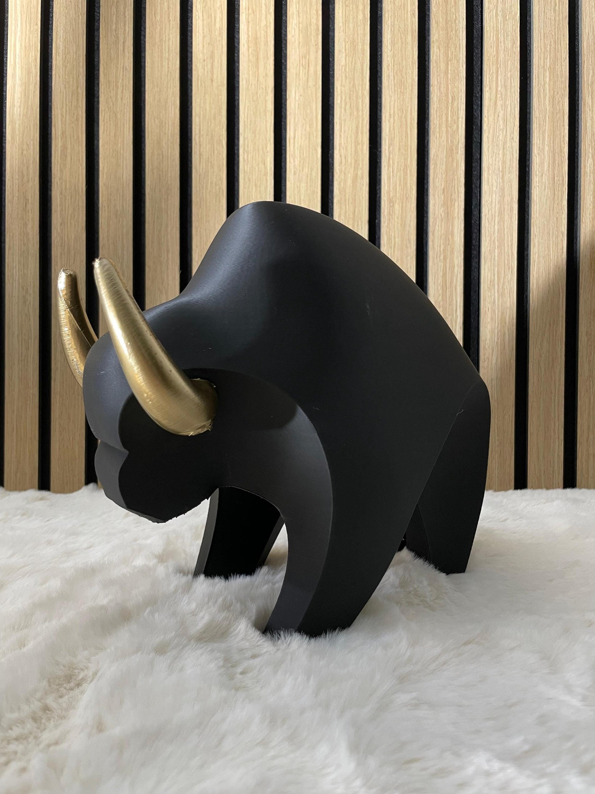 Bull Sculpture Decoration Black Gold Horns Minimalist Geometric Decor Wall Street Bull Contemporary Art Power Symbol Office Desk Statue