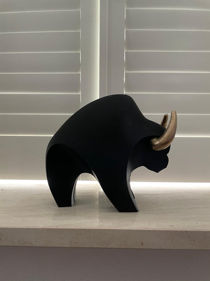 Bull Sculpture Decoration Black Gold Horns Minimalist Geometric Decor Wall Street Bull Contemporary Art Power Symbol Office Desk Statue