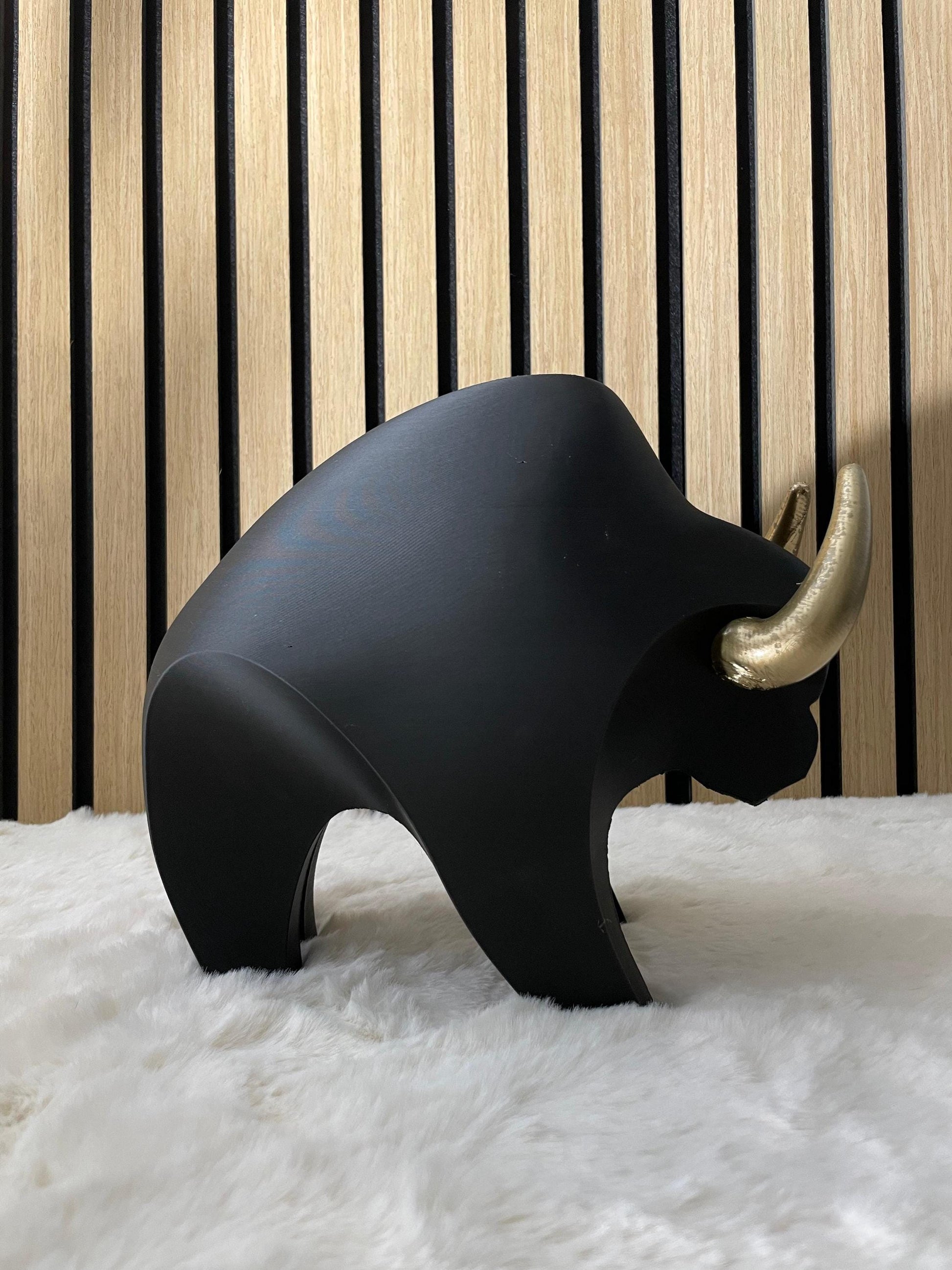 Bull Sculpture Decoration Black Gold Horns Minimalist Geometric Decor Wall Street Bull Contemporary Art Power Symbol Office Desk Statue