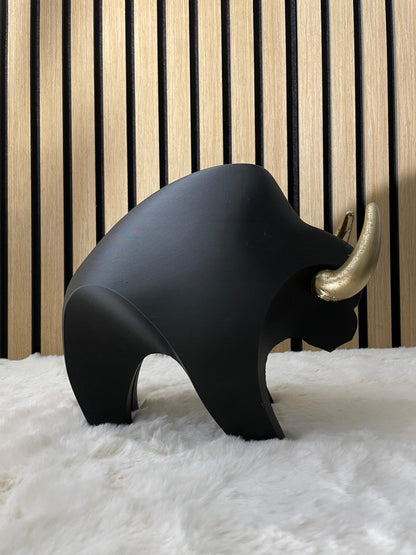 Bull Sculpture Decoration Black Gold Horns Minimalist Geometric Decor Wall Street Bull Contemporary Art Power Symbol Office Desk Statue