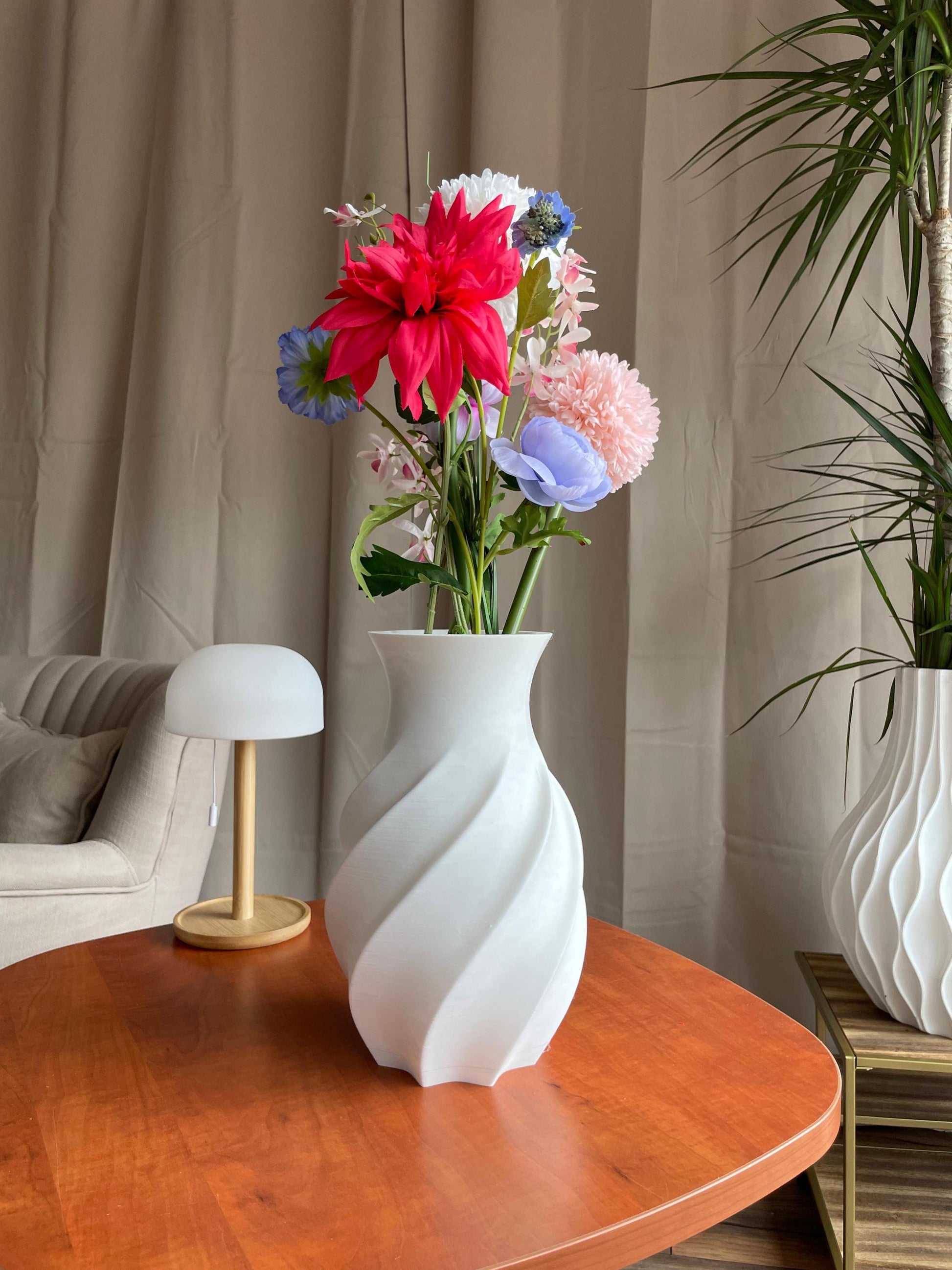 Twisted Leaf White Rose Vase - Elegant 3D Printed Flower Holder - Modern Home Decor - Ideal Gift for Flower Lovers | Dry Flowers Vase