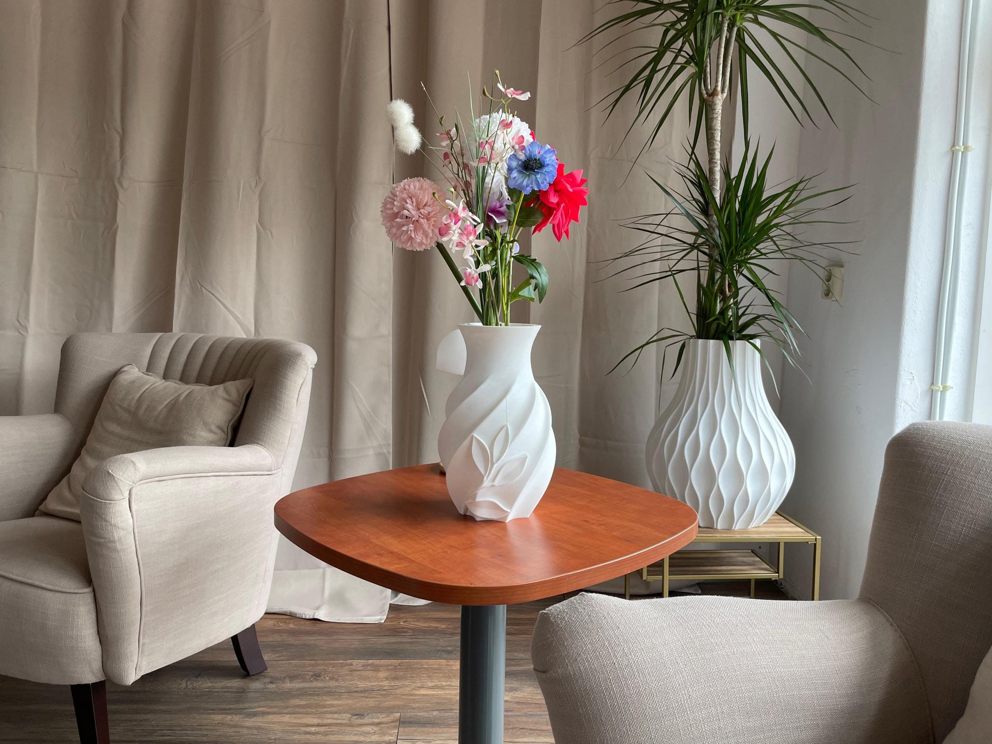 Twisted Leaf White Rose Vase - Elegant 3D Printed Flower Holder - Modern Home Decor - Ideal Gift for Flower Lovers | Dry Flowers Vase