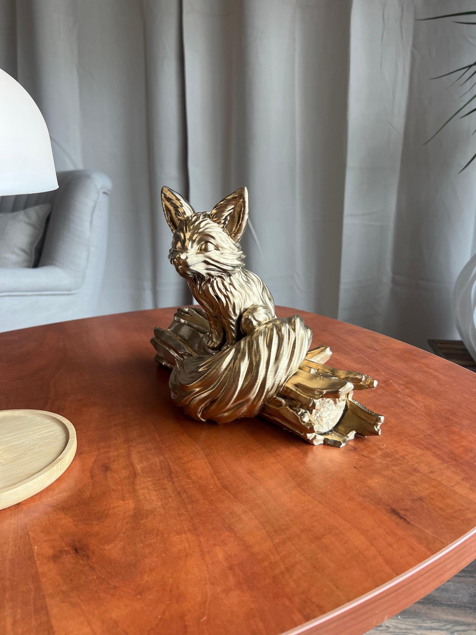 Fox tree Statue – Elegant Woodland Decor – Luxury Animal Figurine on Tree Trunk – Perfect Gift for Nature & Wildlife Lovers