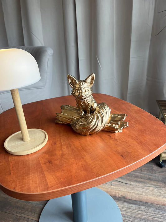 Fox tree Statue – Elegant Woodland Decor – Luxury Animal Figurine on Tree Trunk – Perfect Gift for Nature & Wildlife Lovers