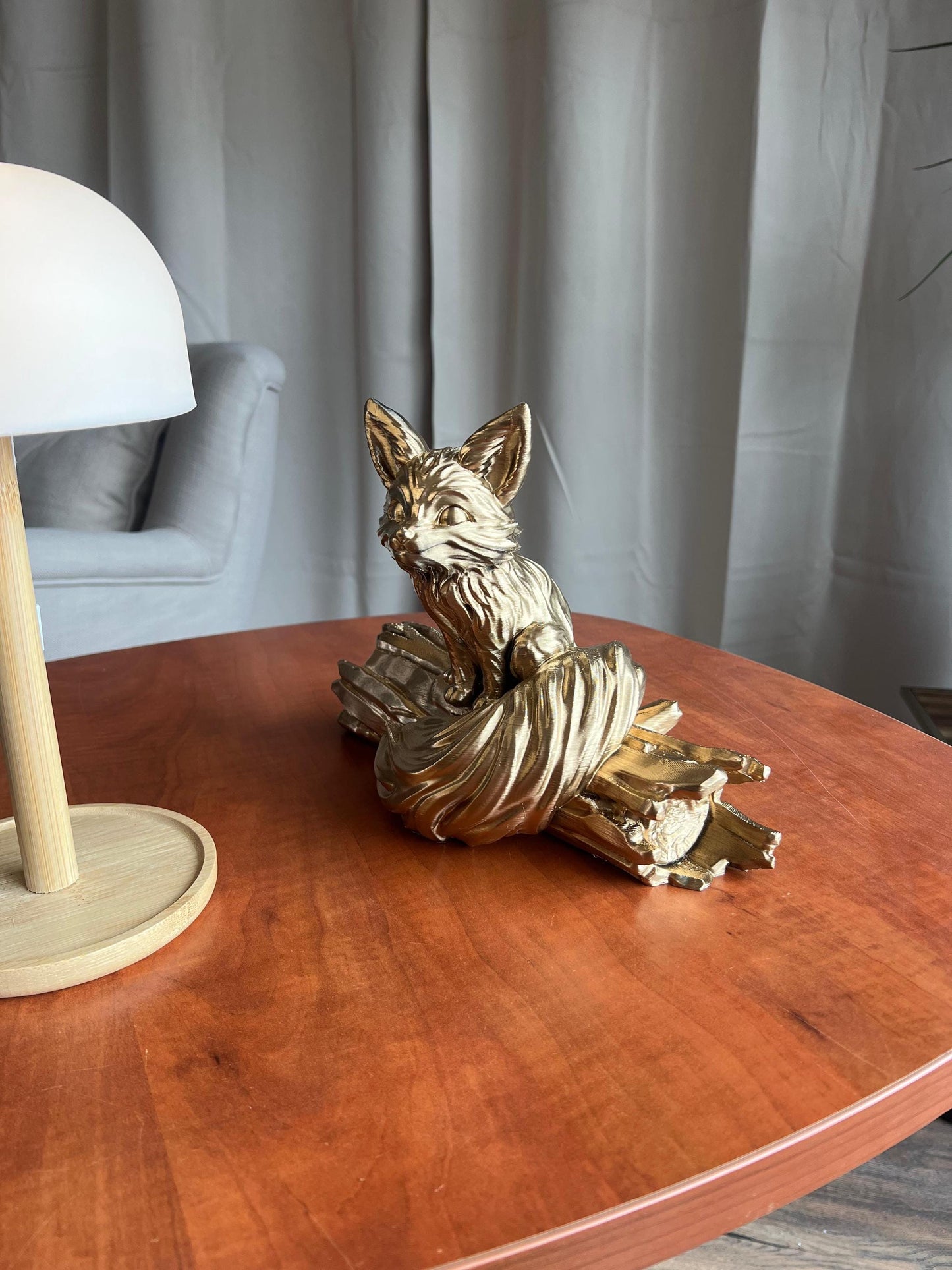 Fox tree Statue – Elegant Woodland Decor – Luxury Animal Figurine on Tree Trunk – Perfect Gift for Nature & Wildlife Lovers
