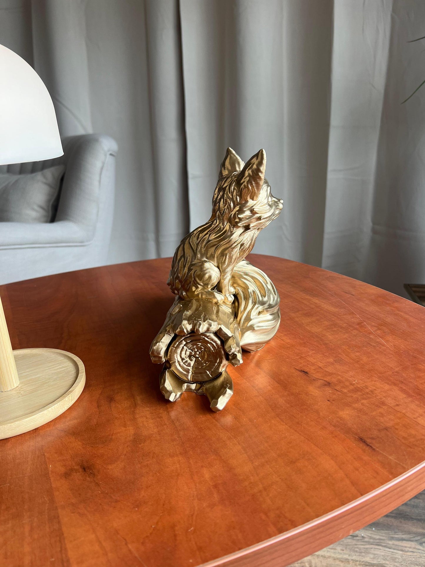 Fox tree Statue – Elegant Woodland Decor – Luxury Animal Figurine on Tree Trunk – Perfect Gift for Nature & Wildlife Lovers
