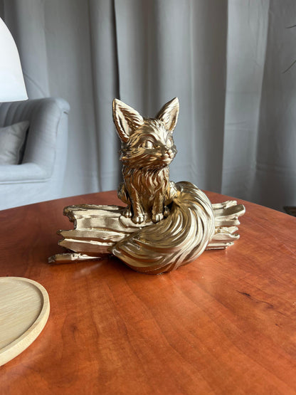Fox tree Statue – Elegant Woodland Decor – Luxury Animal Figurine on Tree Trunk – Perfect Gift for Nature & Wildlife Lovers