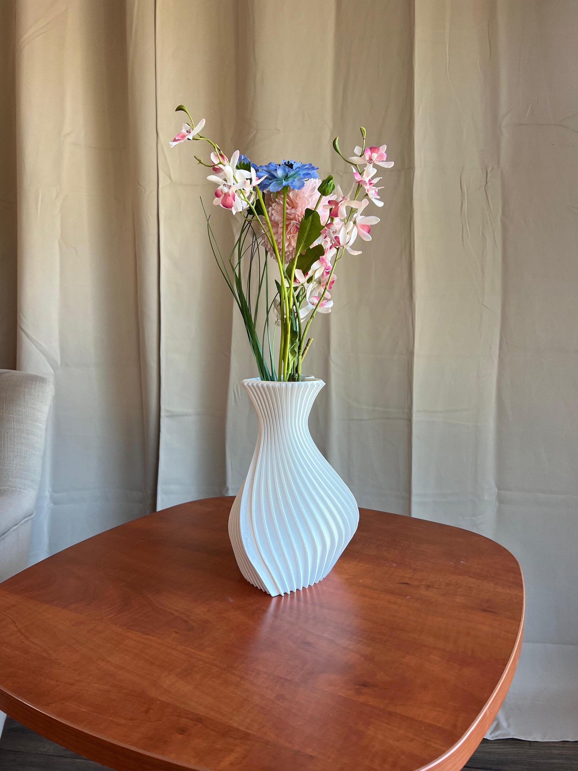 Heart Shaped Vase | 3D Printed Modern Flower Vase | Unique Decorative Home Decor | Minimalist Table Centerpiece | Contemporary Art Vase