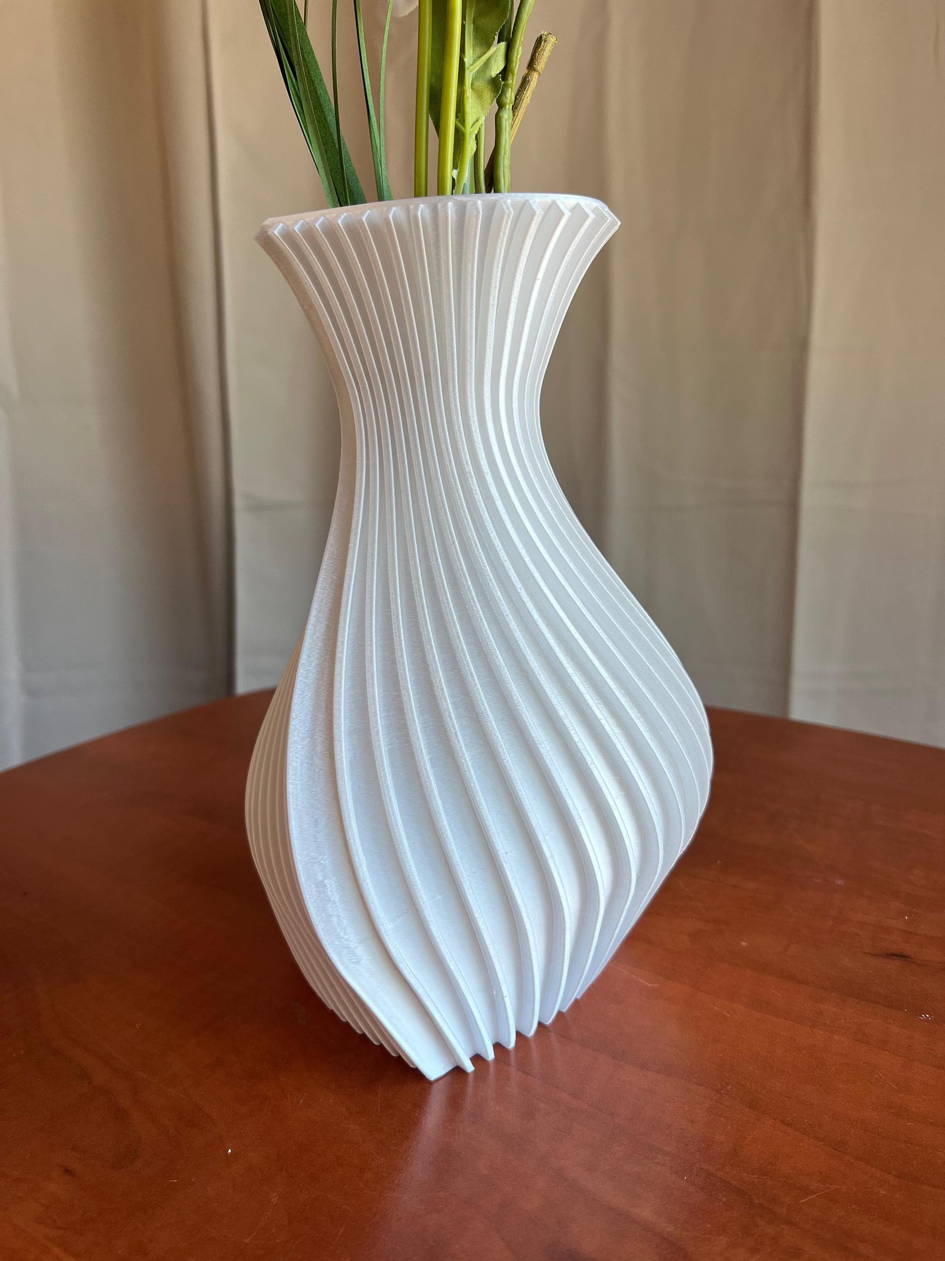 Heart Shaped Vase | 3D Printed Modern Flower Vase | Unique Decorative Home Decor | Minimalist Table Centerpiece | Contemporary Art Vase