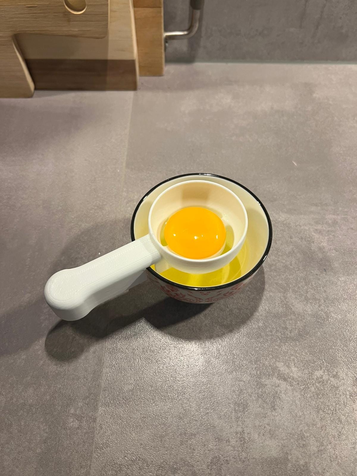 Egg Yolk Separator Tool | KitchenGadget | EggSplitter | CookingHack | Egg Splitter