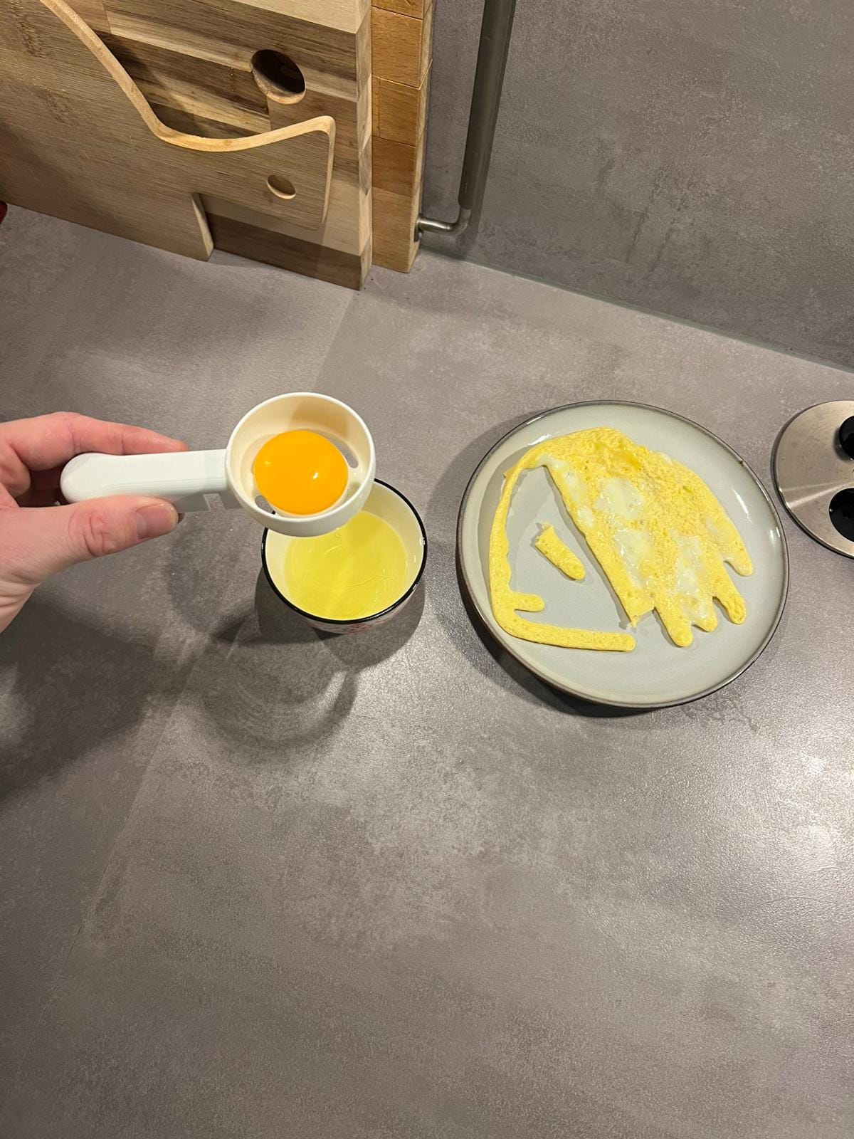 Egg Yolk Separator Tool | KitchenGadget | EggSplitter | CookingHack | Egg Splitter