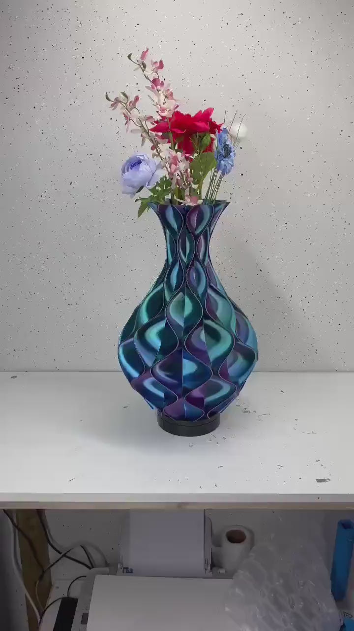 Modern Wave Vase Triple Color – Luxurious Red, Blue & Green Gradient Decor